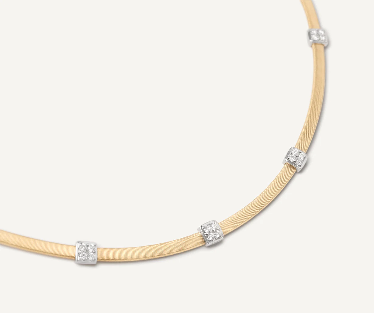Masai Schmale Halskette aus Gold mit Diamanten CG730_B_YW_M5