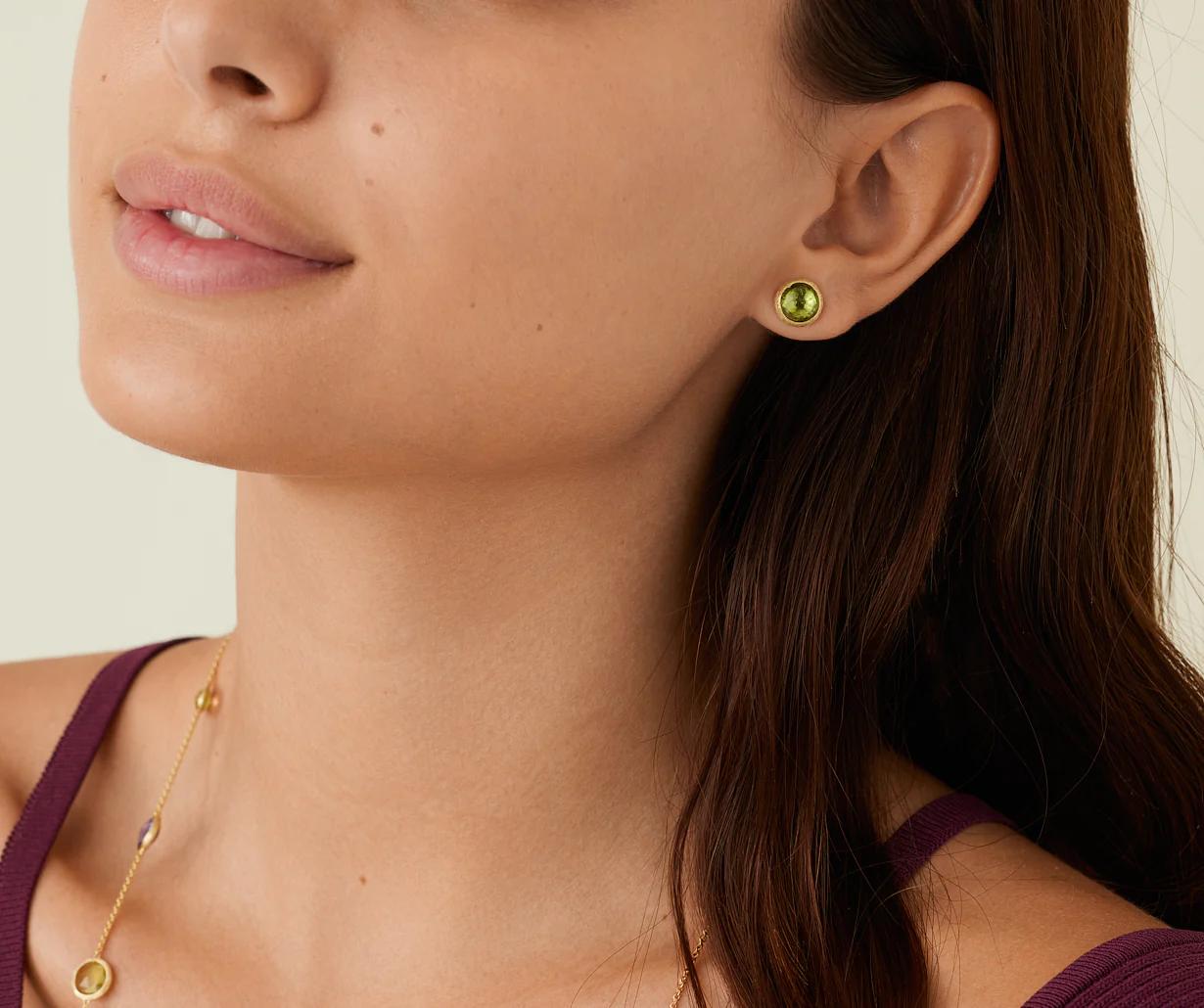 Jaipur Colour Ohrsteckler aus Gold mit Peridot, klein OB957_PR01_Y_02
